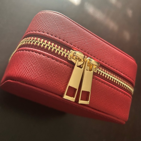 Travel jewelry case - personalized with “Mary Ann” in gold - Picture 4 of 4